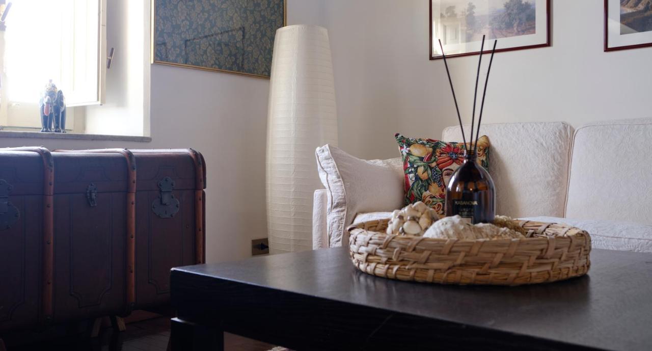 Ferienwohnung Attico Con Terrazza Sul Porto Palermo Exterior foto